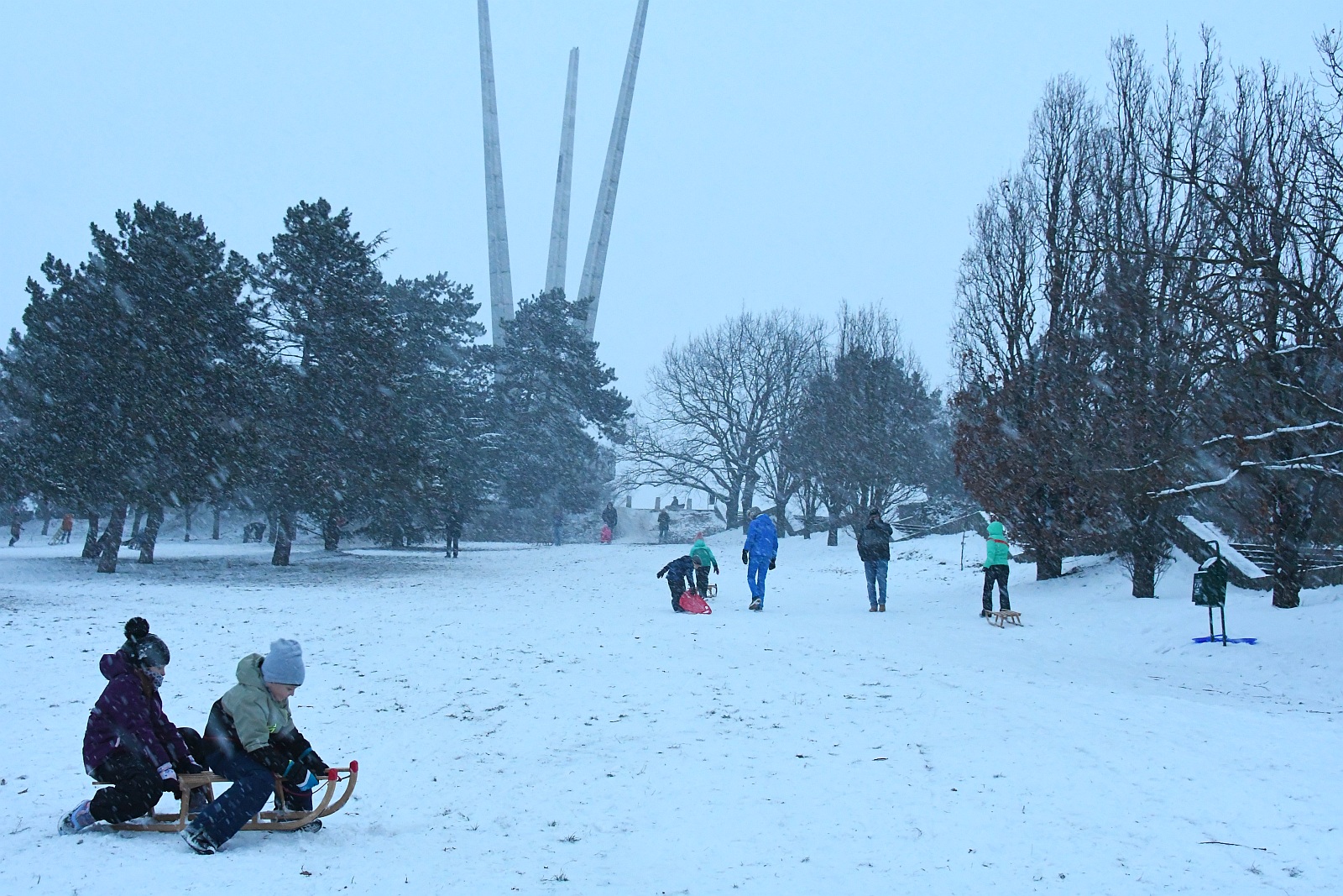 Szánkózás a háromágúnál 2026 januárjában